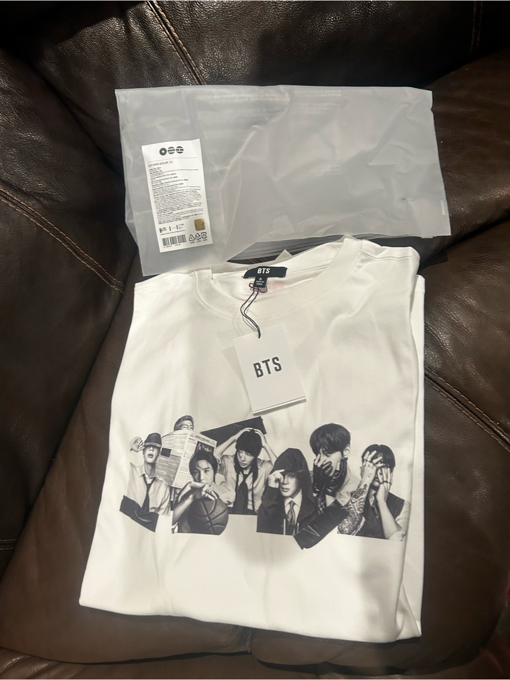 BTS White Tour Merch Crewneck T-shirt XL (oversized fit)